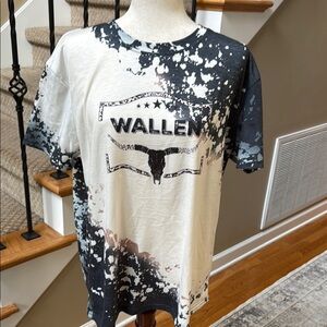Wallen Black and White Graphic T-Shirt